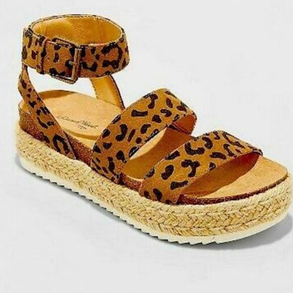 Universal Thread 8 wide animal print sandals - Picture 1 of 3